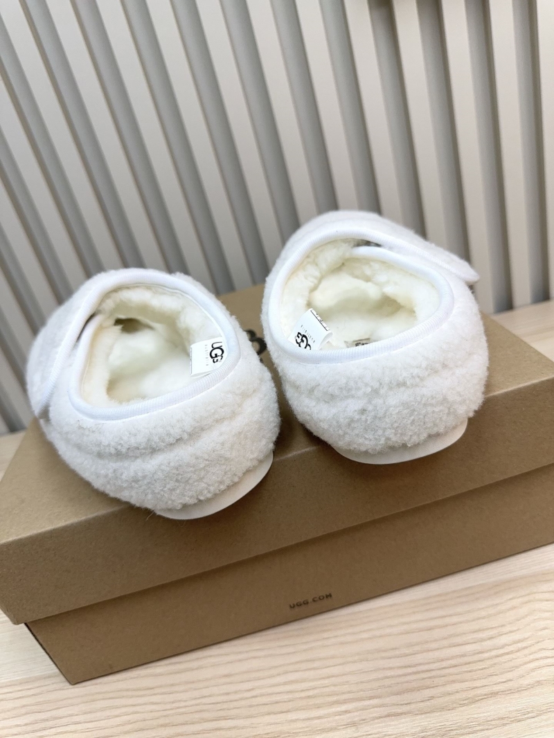 Ugg Flat Shoes